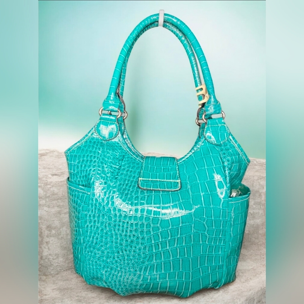 Turquoise Crocodile-Embossed Women’s Hobo Bag With Bear Charm & Flower Hair Clip - Picture 2 of 15